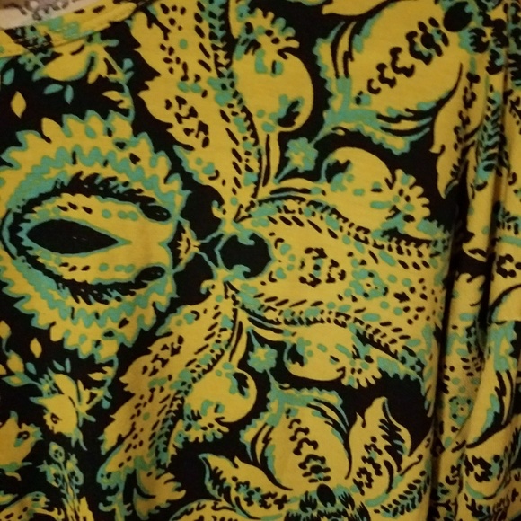 Lularoe Irma shirt - Picture 2 of 3